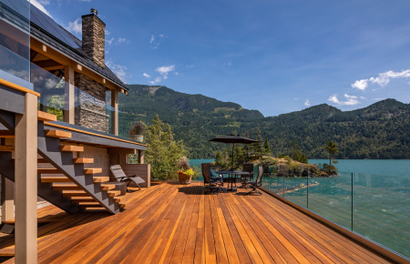 Redwood Deck with Stunning Lake Views 